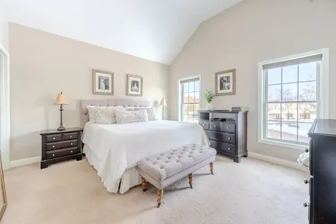 4 Crown Point Circle Merrimack NH 03054