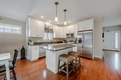 4 Crown Point Circle Merrimack NH 03054