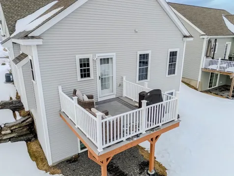 4 Crown Point Circle Merrimack NH 03054