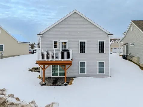 4 Crown Point Circle Merrimack NH 03054