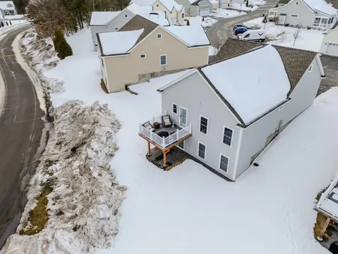 4 Crown Point Circle Merrimack NH 03054