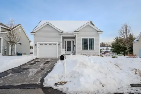 4 Crown Point Circle Merrimack NH 03054