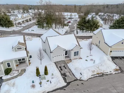 4 Crown Point Circle Merrimack NH 03054