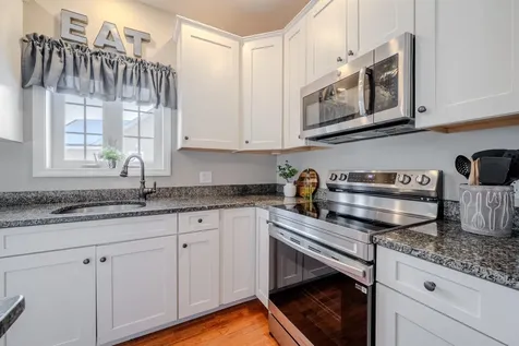 4 Crown Point Circle Merrimack NH 03054