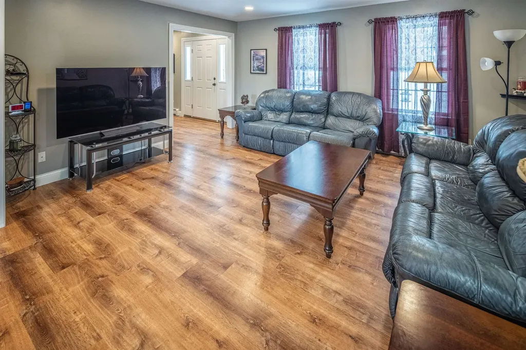 1-a Whittier Falls Way Dover NH 03820