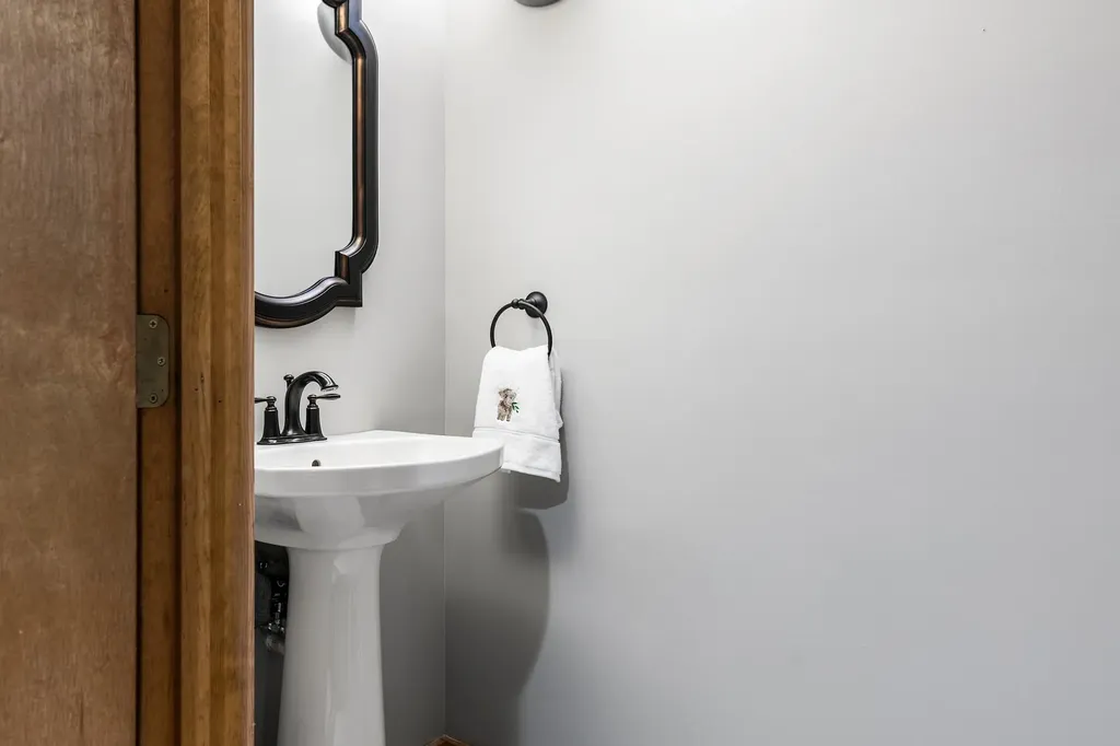 874 Olde Farms Road Grantham NH 03753