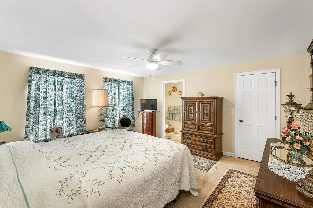 24 Drew Farm Road Brookfield NH 03872