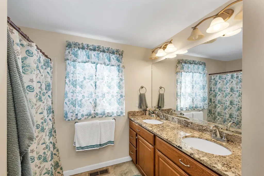 24 Drew Farm Road Brookfield NH 03872