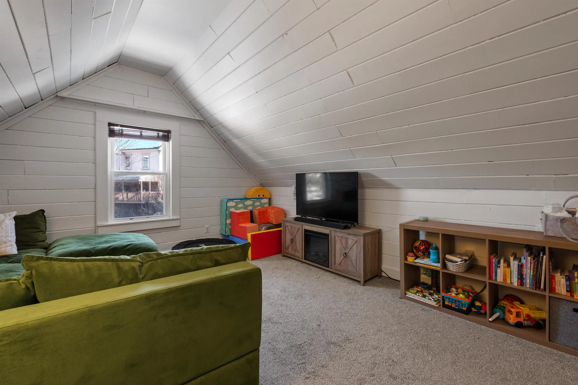 15 Irving Street Laconia NH 03246