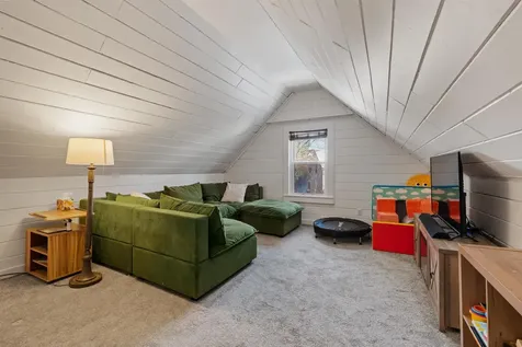 15 Irving Street Laconia NH 03246