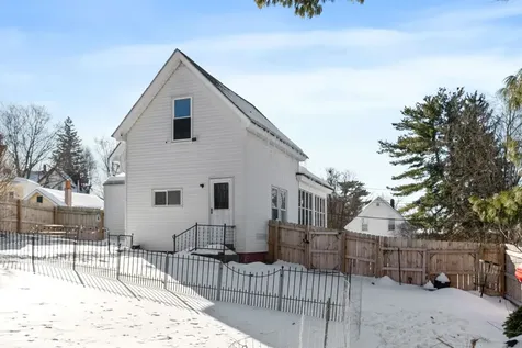 15 Irving Street Laconia NH 03246