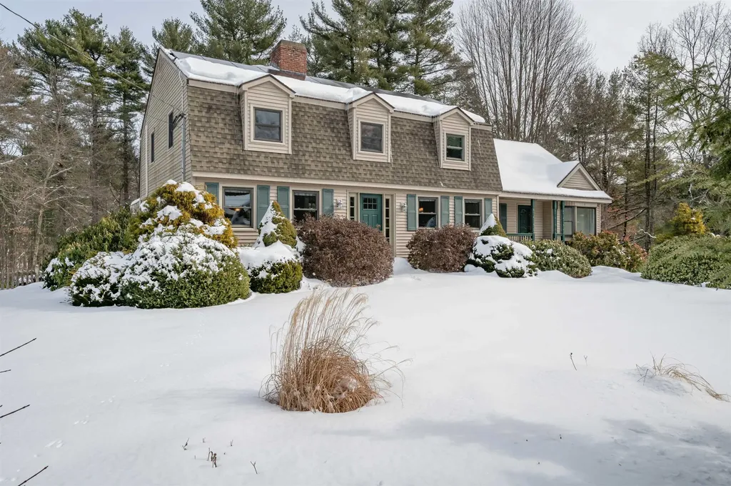 16 Brookview Drive Pelham NH 03076