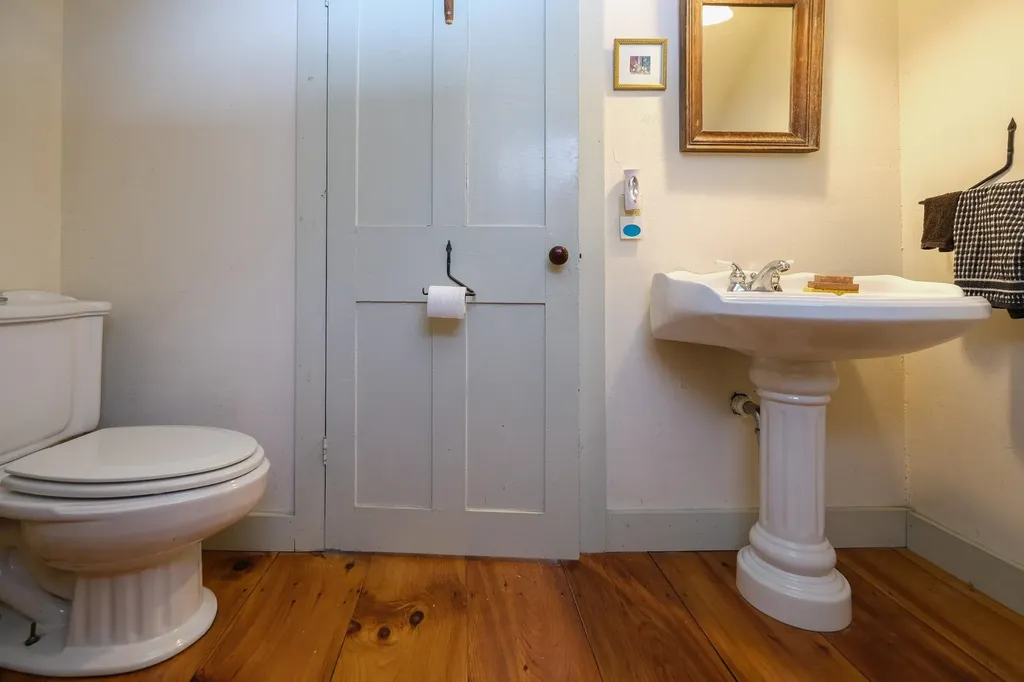 1135 Route 106 Reading VT 05062