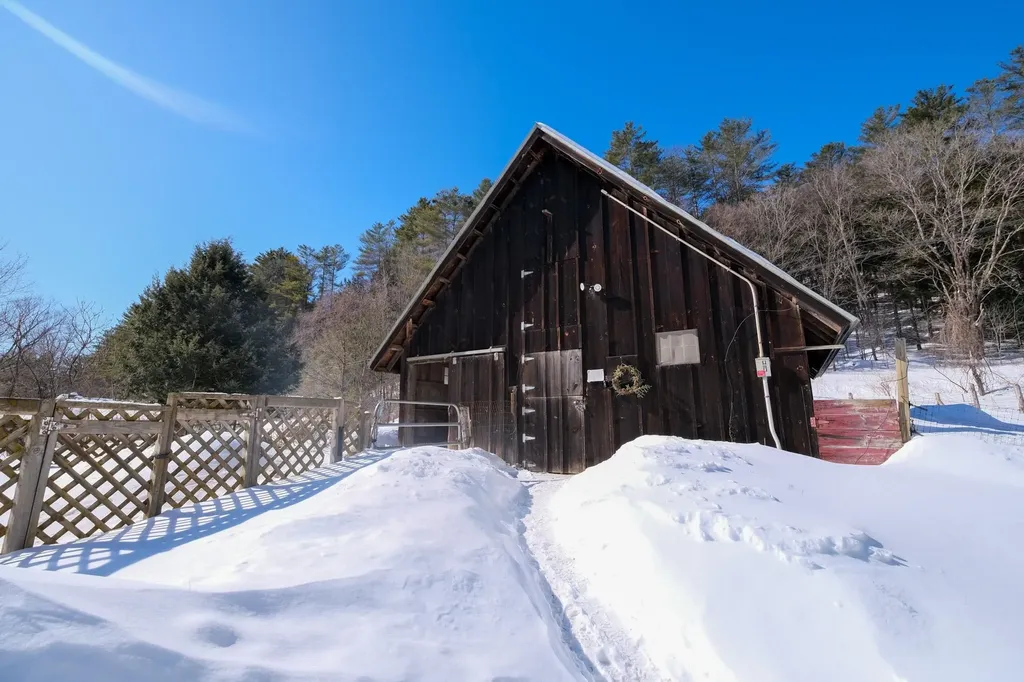 1135 Route 106 Reading VT 05062