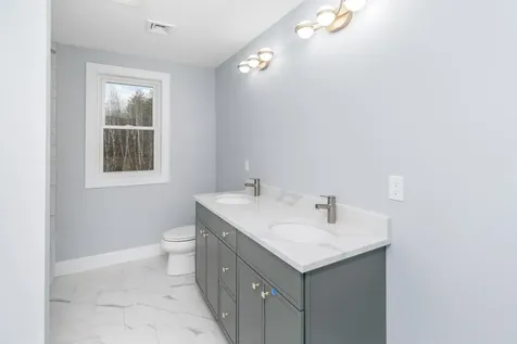 13 Stone Creek Drive Brentwood NH 03833