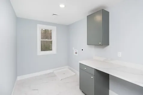 13 Stone Creek Drive Brentwood NH 03833