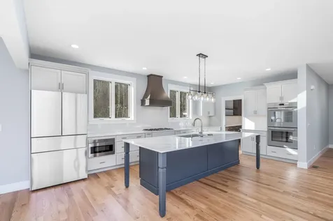 13 Stone Creek Drive Brentwood NH 03833