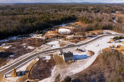 13 Stone Creek Drive Brentwood NH 03833