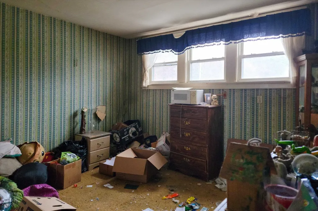 527 Vt Route 121 Rockingham VT 05101