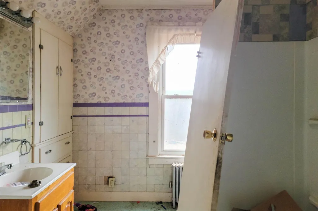 527 Vt Route 121 Rockingham VT 05101