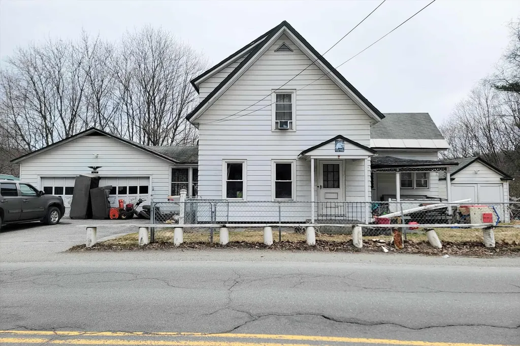 527 Vt Route 121 Rockingham VT 05101