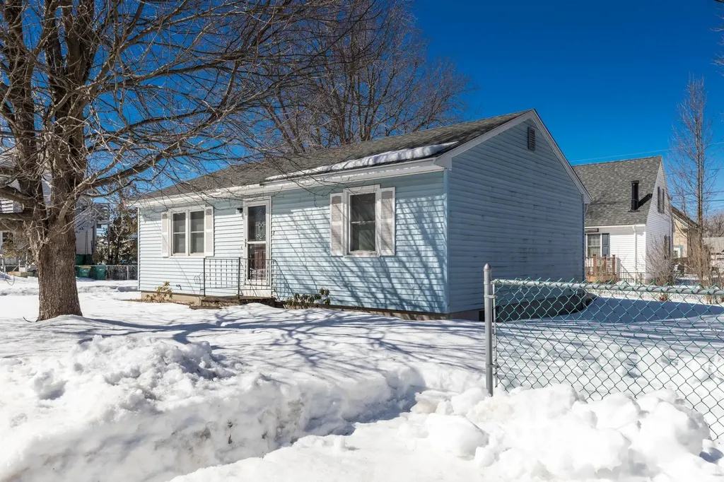 8 Park Street Rochester NH 03867
