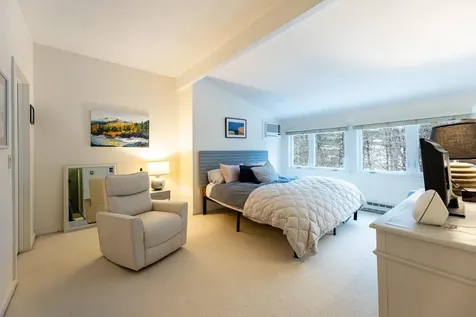 104 Brook Hollow Hanover NH 03755
