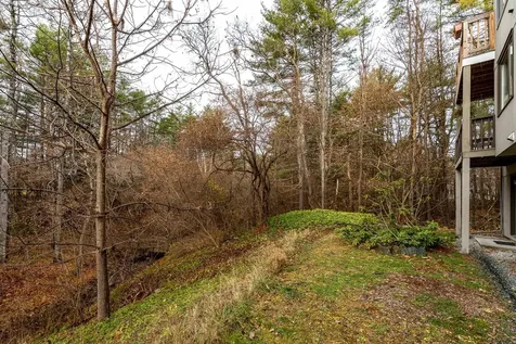 104 Brook Hollow Hanover NH 03755