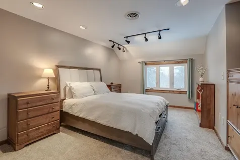 1 Regency Drive Bedford NH 03110
