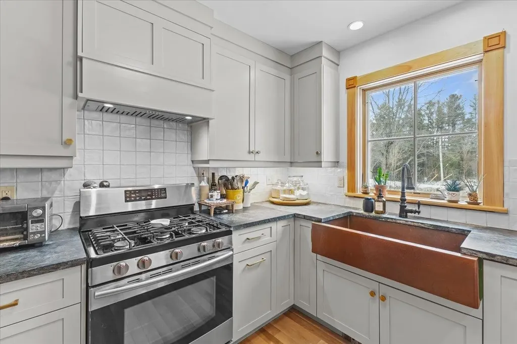 9 West Main Street Hyde Park VT 05655