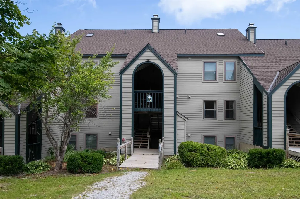 19 White Loop Ludlow VT 05149