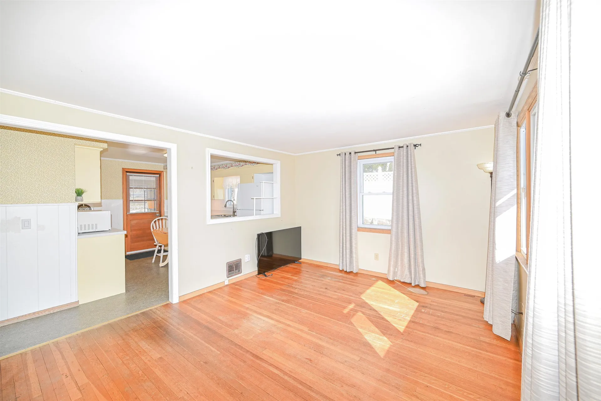 370 Laxson Avenue Manchester NH 03103