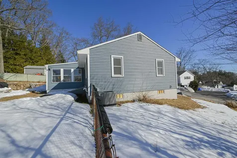370 Laxson Avenue Manchester NH 03103