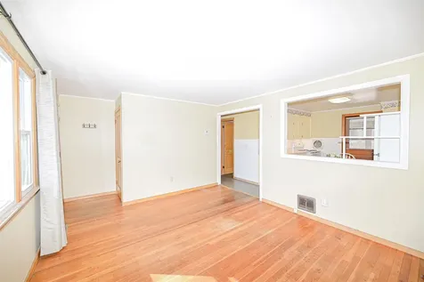 370 Laxson Avenue Manchester NH 03103