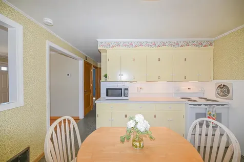 370 Laxson Avenue Manchester NH 03103