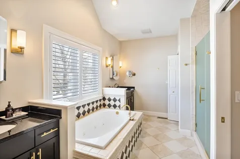 22 Smithfield Lane Bedford NH 03110