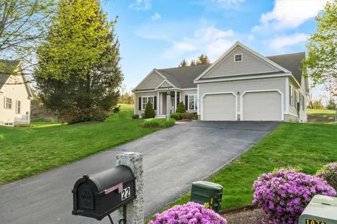 22 Smithfield Lane Bedford NH 03110