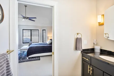 22 Smithfield Lane Bedford NH 03110