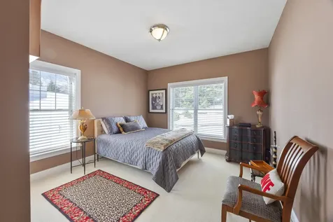 22 Smithfield Lane Bedford NH 03110