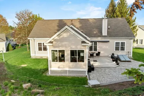 22 Smithfield Lane Bedford NH 03110