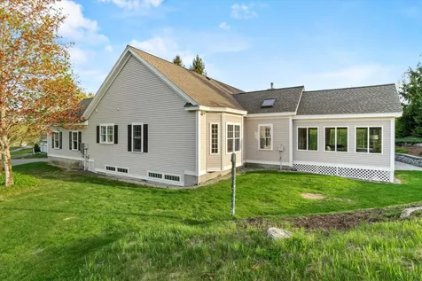 22 Smithfield Lane Bedford NH 03110