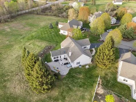 22 Smithfield Lane Bedford NH 03110