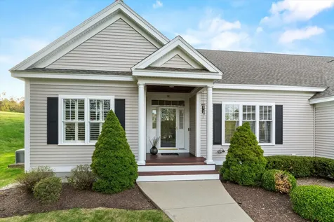 22 Smithfield Lane Bedford NH 03110