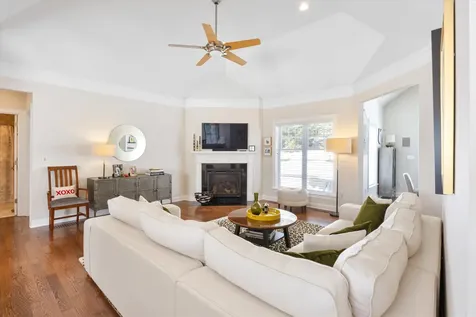 22 Smithfield Lane Bedford NH 03110