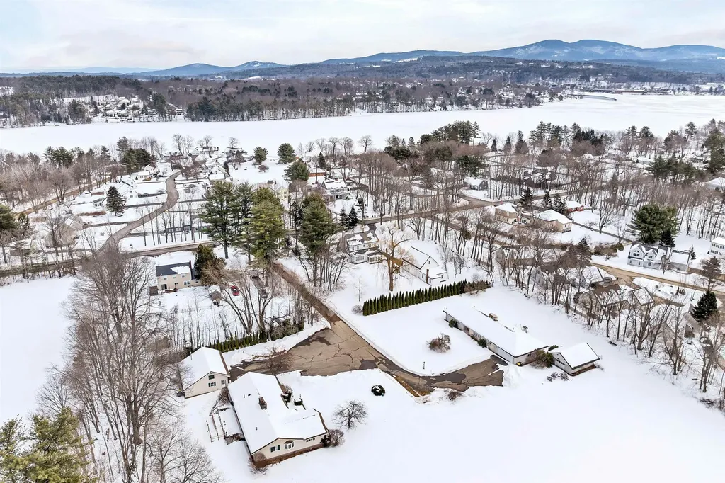 1496 Old North Main Street Laconia NH 03246