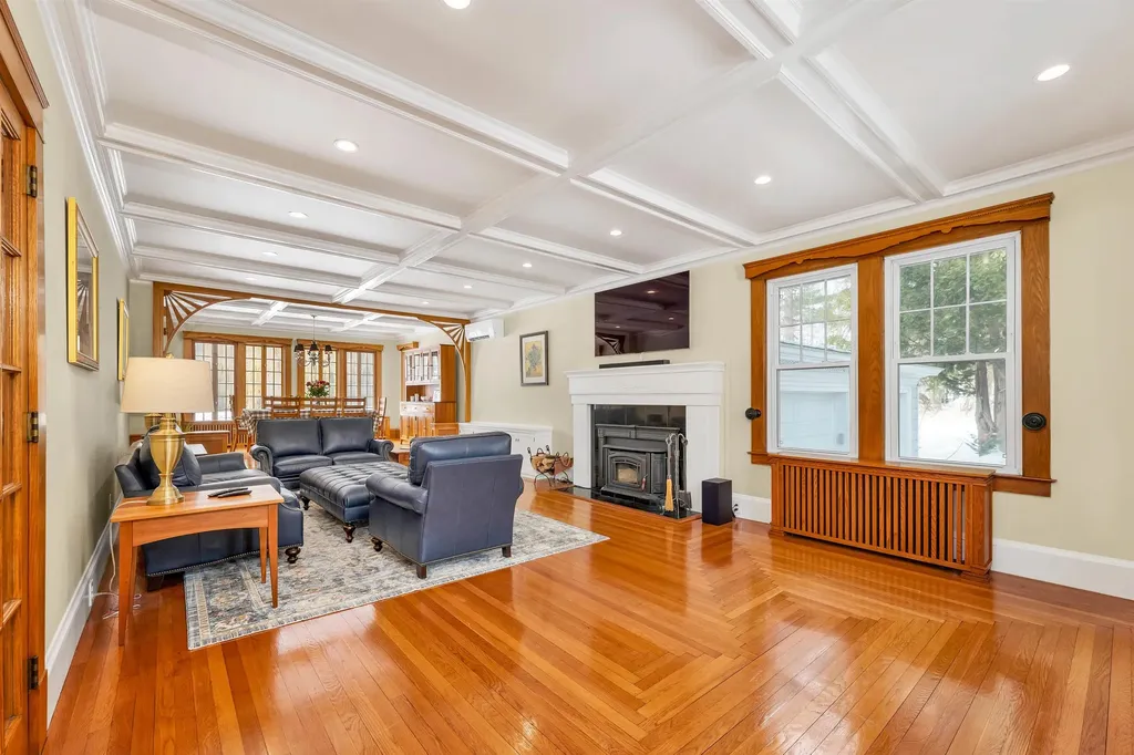 1496 Old North Main Street Laconia NH 03246