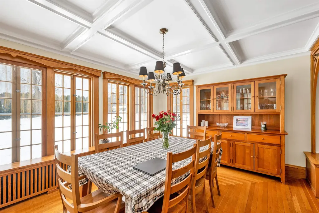 1496 Old North Main Street Laconia NH 03246