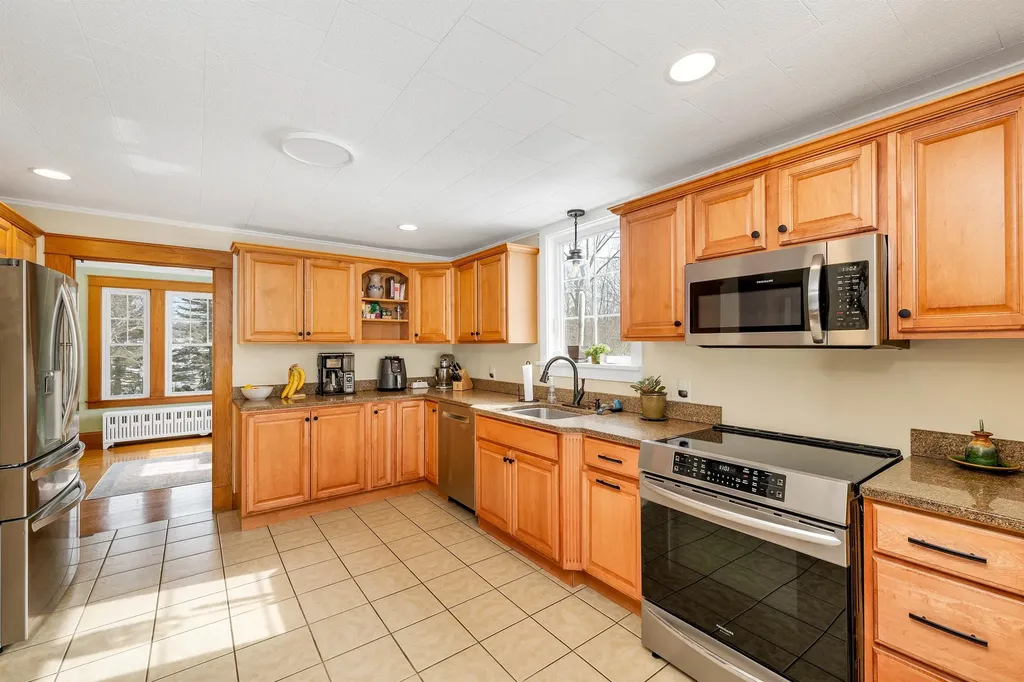 1496 Old North Main Street Laconia NH 03246