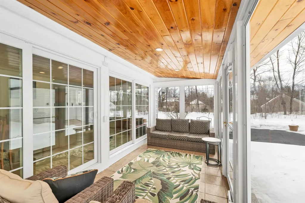 1496 Old North Main Street Laconia NH 03246