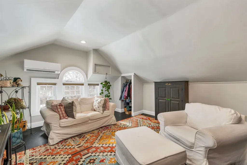 1496 Old North Main Street Laconia NH 03246